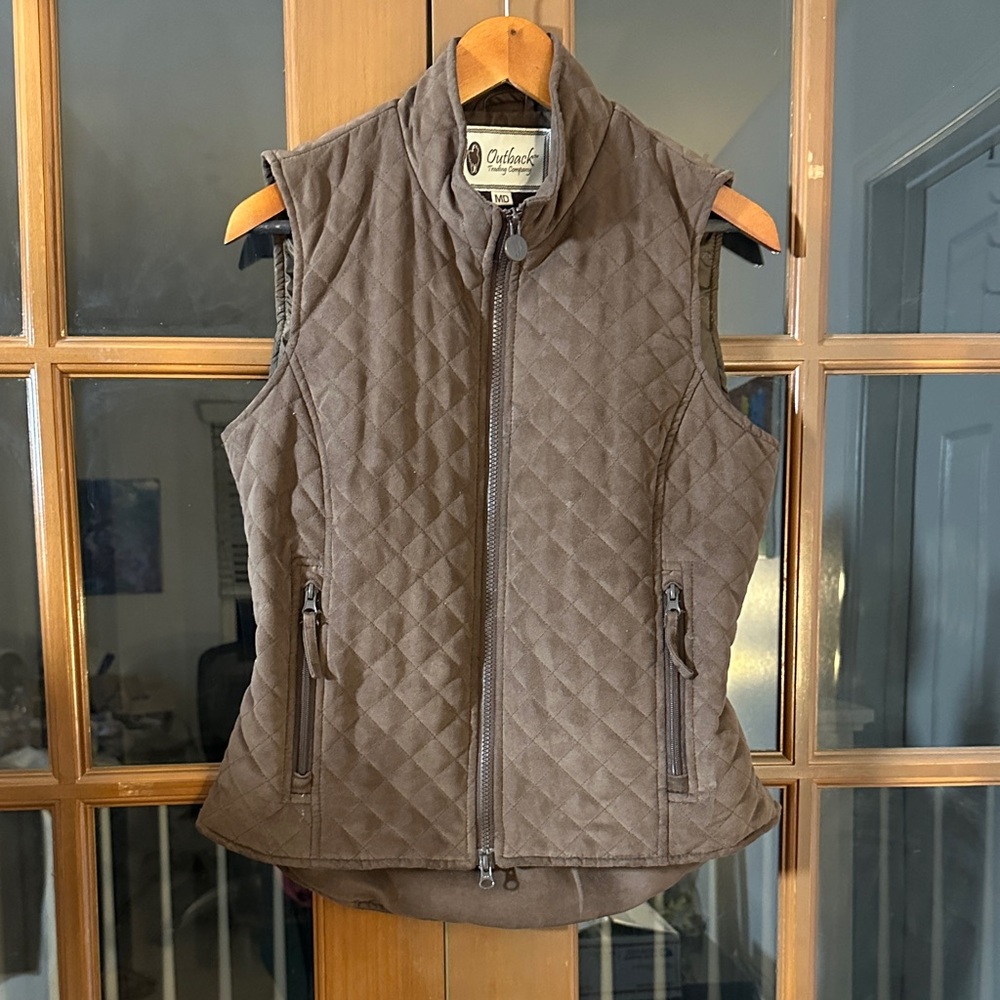 LIKE NEW!!! Outback Trading Women's Quilted Brown Vest
